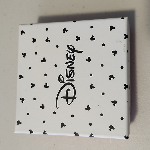 NIB Women's/Girls Goldtone Hoop Disney Mickey Mouse Earrings - Picture 3 of 5